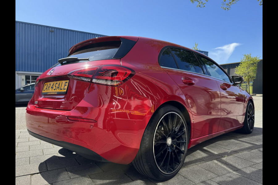 Mercedes-Benz A-Klasse 180 Design Plus- AUTOMAAT - Navigatie I Leer I Digital Dashboard I Sport interieur I Dealer onderhouden