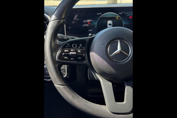 Mercedes-Benz A-Klasse 180 Design Plus- AUTOMAAT - Navigatie I Leer I Digital Dashboard I Sport interieur I Dealer onderhouden