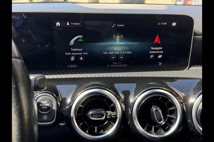 Mercedes-Benz A-Klasse 180 Design Plus- AUTOMAAT - Navigatie I Leer I Digital Dashboard I Sport interieur I Dealer onderhouden