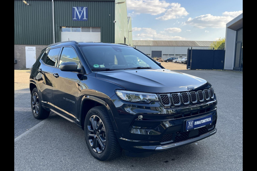 Jeep Compass 4xe 240 Plug-in Hybrid Electric 80th Anniversary Jeep Compass 4Xe | PHEV | ADAPTIVE CROUSE CONTROL | APPLE CARPLAY | STOEL+STUURWIEL VERWARMING | ACHTERUIT RIJ CAMERA |