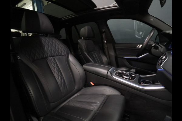 BMW X5 xDrive45e High Executive [SCHUIFKANTELDAK, APPLE CARPLAY, HEAD-UP, LUCHTVERING, MEMORY SEATS, 360 CAMERA, STOELVERWARMING, DRAADLOOS LADEN, VERWARMDE/GEKOELDE BEKERHOUDERS, ADAPTIVE CRUISE, NIEUWSTAAT]