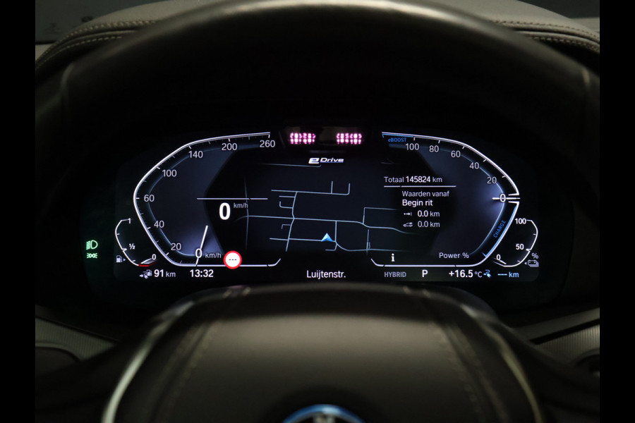 BMW X5 xDrive45e High Executive [SCHUIFKANTELDAK, APPLE CARPLAY, HEAD-UP, LUCHTVERING, MEMORY SEATS, 360 CAMERA, STOELVERWARMING, DRAADLOOS LADEN, VERWARMDE/GEKOELDE BEKERHOUDERS, ADAPTIVE CRUISE, NIEUWSTAAT]