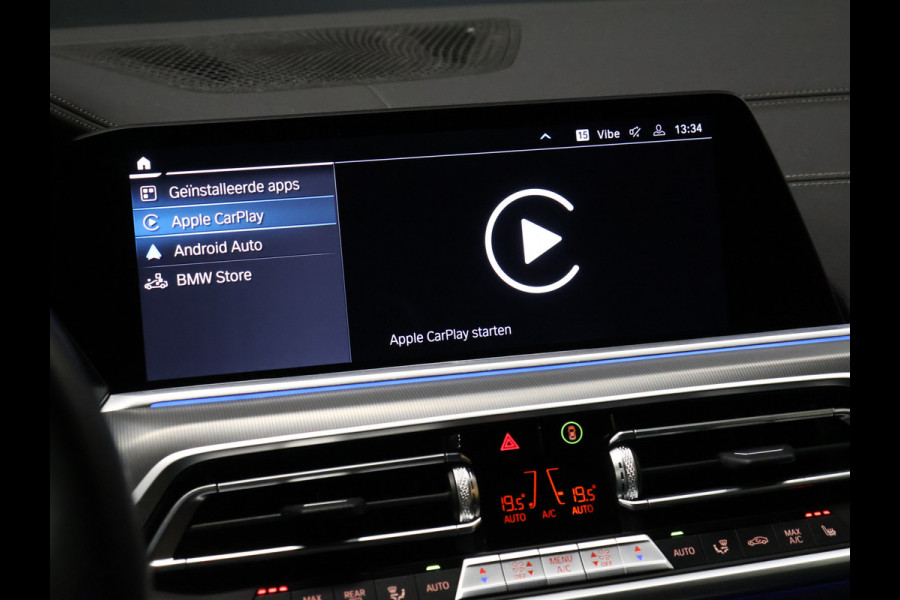 BMW X5 xDrive45e High Executive [SCHUIFKANTELDAK, APPLE CARPLAY, HEAD-UP, LUCHTVERING, MEMORY SEATS, 360 CAMERA, STOELVERWARMING, DRAADLOOS LADEN, VERWARMDE/GEKOELDE BEKERHOUDERS, ADAPTIVE CRUISE, NIEUWSTAAT]