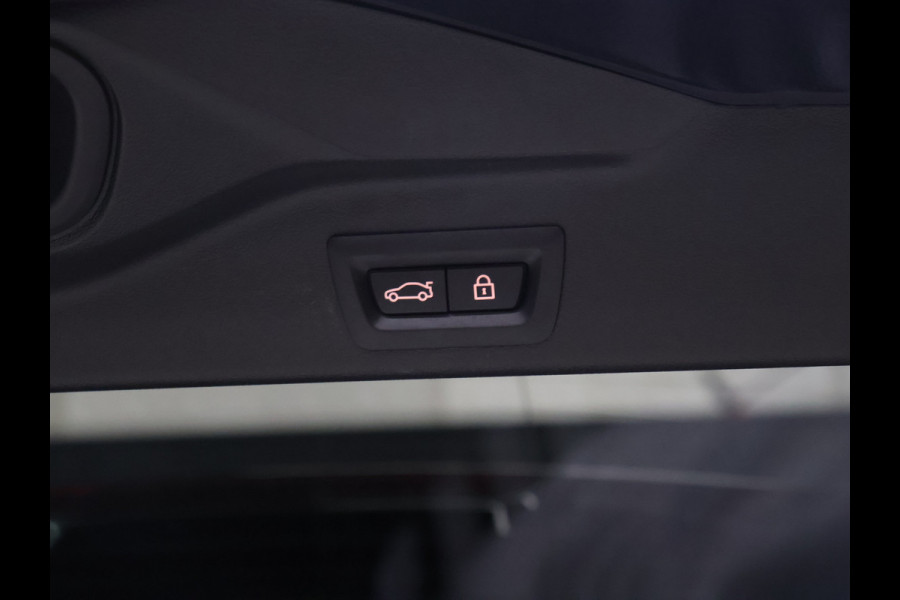 BMW X5 xDrive45e High Executive [SCHUIFKANTELDAK, APPLE CARPLAY, HEAD-UP, LUCHTVERING, MEMORY SEATS, 360 CAMERA, STOELVERWARMING, DRAADLOOS LADEN, VERWARMDE/GEKOELDE BEKERHOUDERS, ADAPTIVE CRUISE, NIEUWSTAAT]