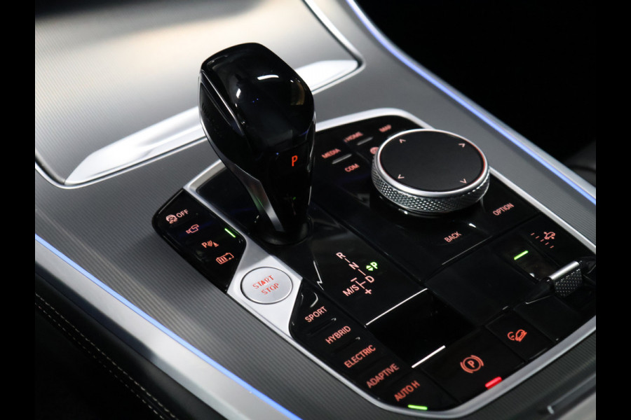 BMW X5 xDrive45e High Executive [SCHUIFKANTELDAK, APPLE CARPLAY, HEAD-UP, LUCHTVERING, MEMORY SEATS, 360 CAMERA, STOELVERWARMING, DRAADLOOS LADEN, VERWARMDE/GEKOELDE BEKERHOUDERS, ADAPTIVE CRUISE, NIEUWSTAAT]