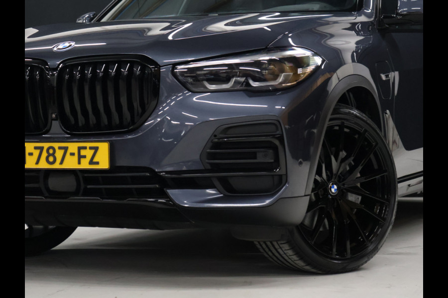 BMW X5 xDrive45e High Executive [SCHUIFKANTELDAK, APPLE CARPLAY, HEAD-UP, LUCHTVERING, MEMORY SEATS, 360 CAMERA, STOELVERWARMING, DRAADLOOS LADEN, VERWARMDE/GEKOELDE BEKERHOUDERS, ADAPTIVE CRUISE, NIEUWSTAAT]