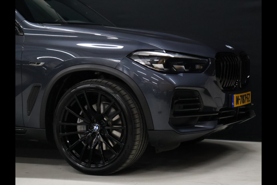 BMW X5 xDrive45e High Executive [SCHUIFKANTELDAK, APPLE CARPLAY, HEAD-UP, LUCHTVERING, MEMORY SEATS, 360 CAMERA, STOELVERWARMING, DRAADLOOS LADEN, VERWARMDE/GEKOELDE BEKERHOUDERS, ADAPTIVE CRUISE, NIEUWSTAAT]