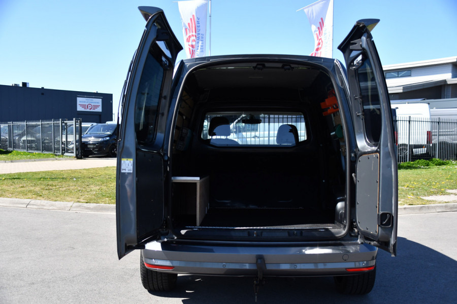 Volkswagen Caddy 2.0 TDI L1H1 PB Edition Adaptieve Cruise, Carplay, LED, Leder, 185pk, Sensoren, Multimedia, Automaat, Trekhaak, Voorruit verwarming, Uniek!