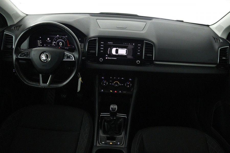 Škoda Karoq 1.5 TSI ACT Style (TREKHAAK, CAMERA, NAVIGATIE CARPLAY, CRUISE CONTROL, PARKEERSENSOREN)