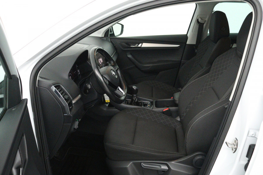 Škoda Karoq 1.5 TSI ACT Style (TREKHAAK, CAMERA, NAVIGATIE CARPLAY, CRUISE CONTROL, PARKEERSENSOREN)