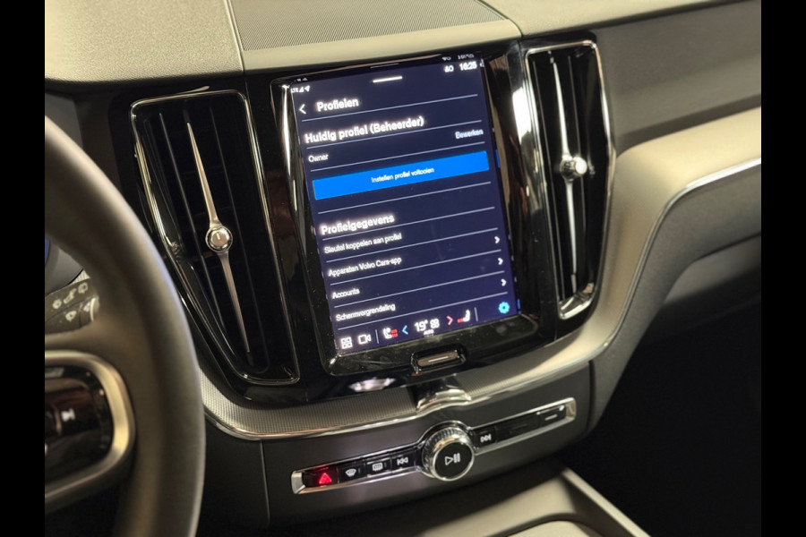 Volvo XC60 2.0 Recharge T6 AWD Inscription | Pano | Stuur/Stoelverwarming | Camera | Led | Trekhaak