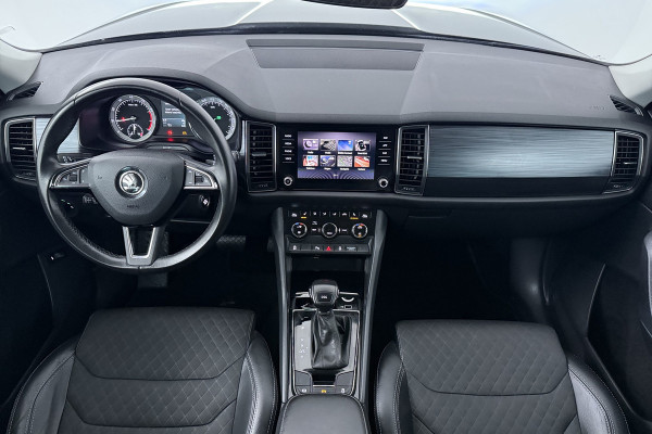 Škoda Kodiaq 1.5 TSI Business Edition (STOELVERWARMING, CAMERA, NAVIGATIE CARPLAY, CRUISE CONTROL ADAPTIEF, PARKEERSENSOREN)