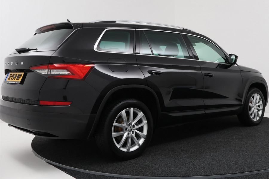 Škoda Kodiaq 1.5 TSI Business Edition (STOELVERWARMING, CAMERA, NAVIGATIE CARPLAY, CRUISE CONTROL ADAPTIEF, PARKEERSENSOREN)