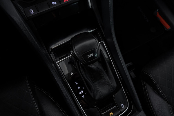 Škoda Kodiaq 1.5 TSI Business Edition (STOELVERWARMING, CAMERA, NAVIGATIE CARPLAY, CRUISE CONTROL ADAPTIEF, PARKEERSENSOREN)