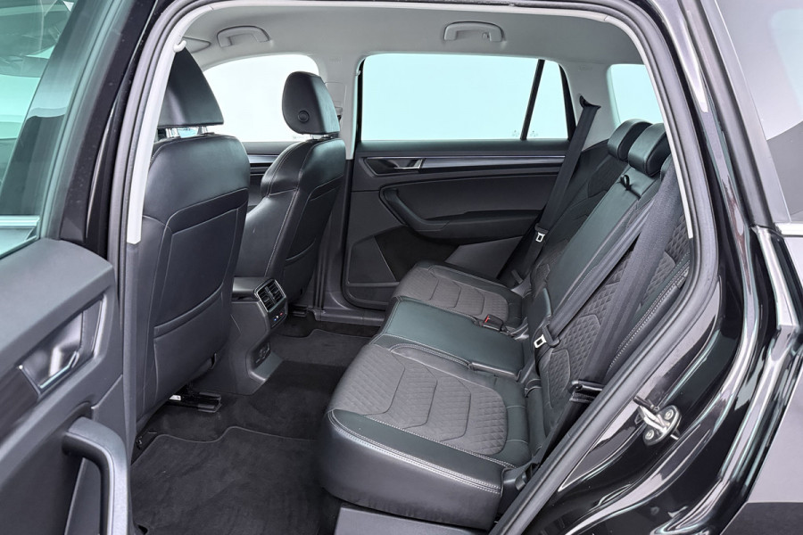 Škoda Kodiaq 1.5 TSI Business Edition (STOELVERWARMING, CAMERA, NAVIGATIE CARPLAY, CRUISE CONTROL ADAPTIEF, PARKEERSENSOREN)