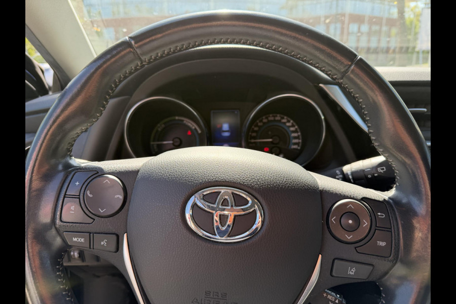 Toyota Auris 1.8 Hybrid Business Plus | Cruise control | Camera | Trekhaak |