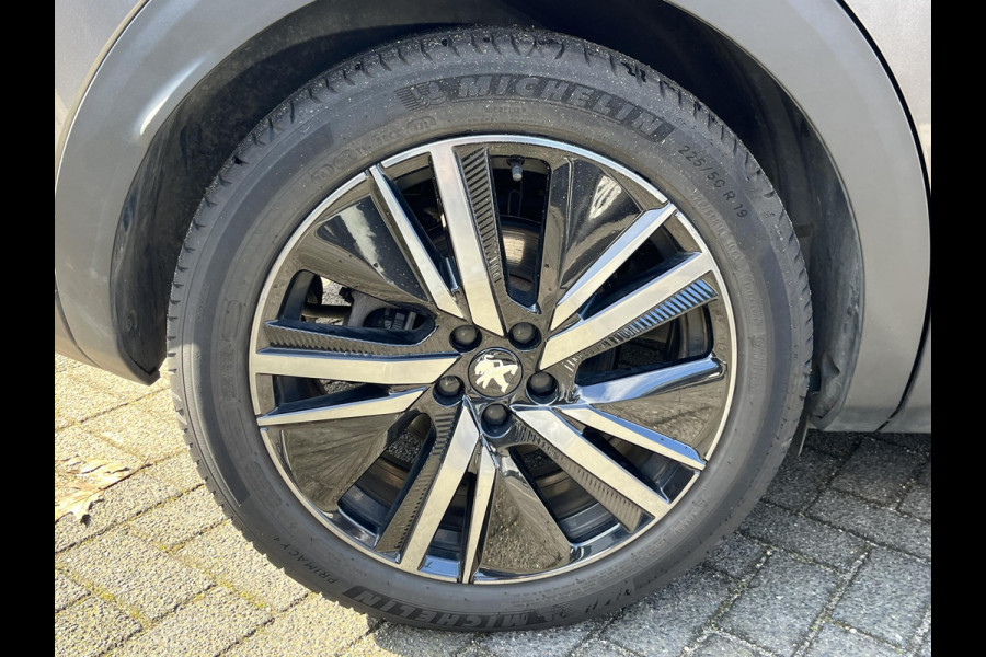 Peugeot 3008 1.6 HYbrid 225 GT Pack Business BLACK PACK | BOMVOL!! | ELKT. ACHTERKLEP | STOELVERWARMING | APPLECARPLAY | RIJKLAAR MET 12 MND BOVAG GARANTIE | ACHTERUITRIJ CAMERA | ADAP. CRUISE | DODE HOEK |