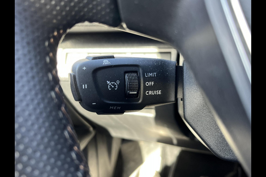 Peugeot 3008 1.6 HYbrid 225 GT Pack Business BLACK PACK | BOMVOL!! | ELKT. ACHTERKLEP | STOELVERWARMING | APPLECARPLAY | RIJKLAAR MET 12 MND BOVAG GARANTIE | ACHTERUITRIJ CAMERA | ADAP. CRUISE | DODE HOEK |