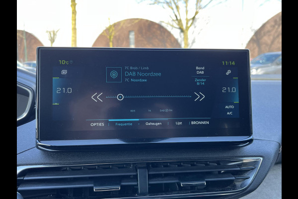 Peugeot 3008 1.6 HYbrid 225 GT Pack Business BLACK PACK | BOMVOL!! | ELKT. ACHTERKLEP | STOELVERWARMING | APPLECARPLAY | RIJKLAAR MET 12 MND BOVAG GARANTIE | ACHTERUITRIJ CAMERA | ADAP. CRUISE | DODE HOEK |