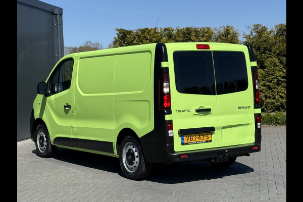 Renault Trafic 1.6 dCi / L1H1 / 1e EIG. / TREKHAAK / INRICHTING / AIRCO / CRUISE / NAVI / 3-ZITS