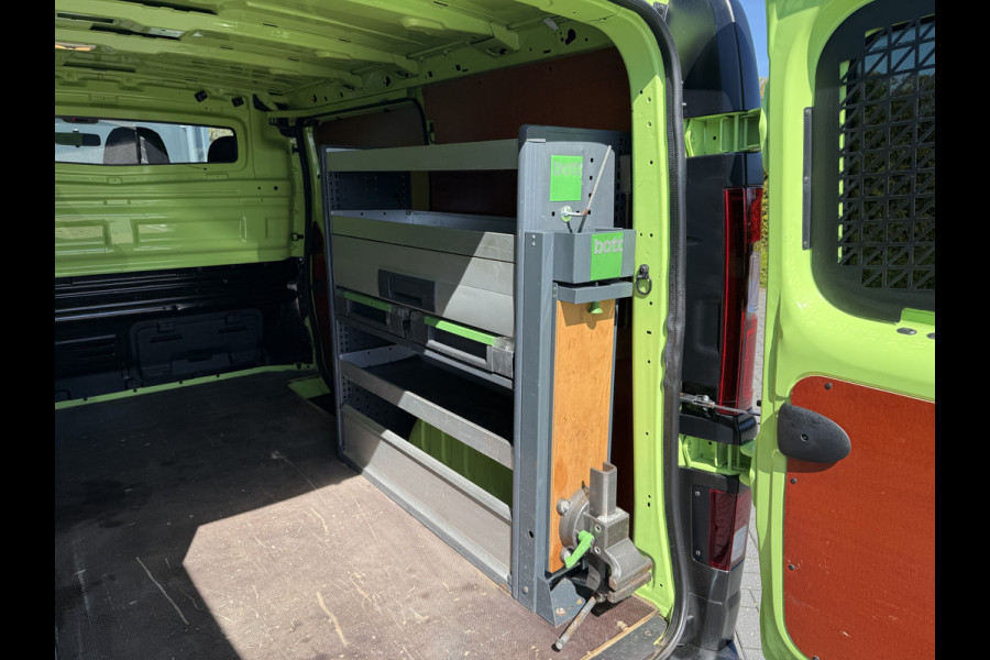 Renault Trafic 1.6 dCi / L1H1 / 1e EIG. / TREKHAAK / INRICHTING / AIRCO / CRUISE / NAVI / 3-ZITS