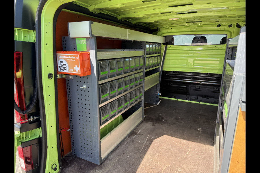 Renault Trafic 1.6 dCi / L1H1 / 1e EIG. / TREKHAAK / INRICHTING / AIRCO / CRUISE / NAVI / 3-ZITS