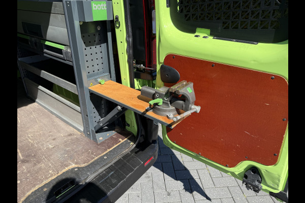 Renault Trafic 1.6 dCi / L1H1 / 1e EIG. / TREKHAAK / INRICHTING / AIRCO / CRUISE / NAVI / 3-ZITS