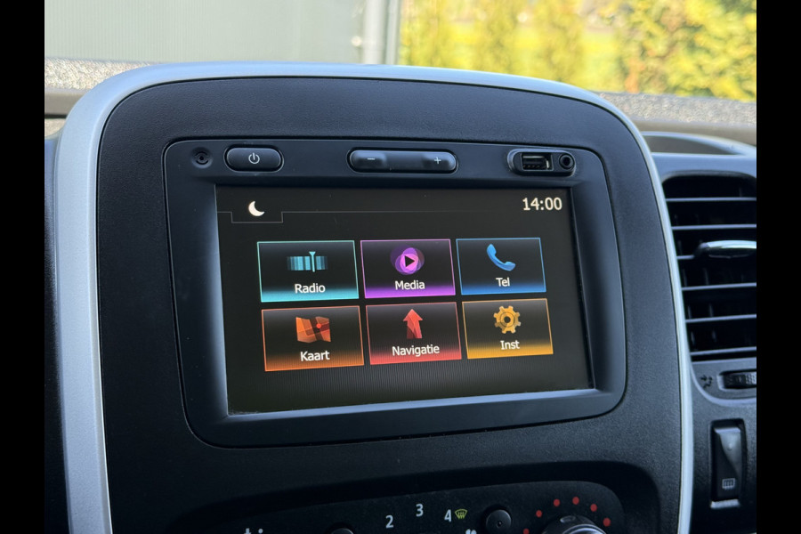 Renault Trafic 1.6 dCi / L1H1 / 1e EIG. / TREKHAAK / INRICHTING / AIRCO / CRUISE / NAVI / 3-ZITS