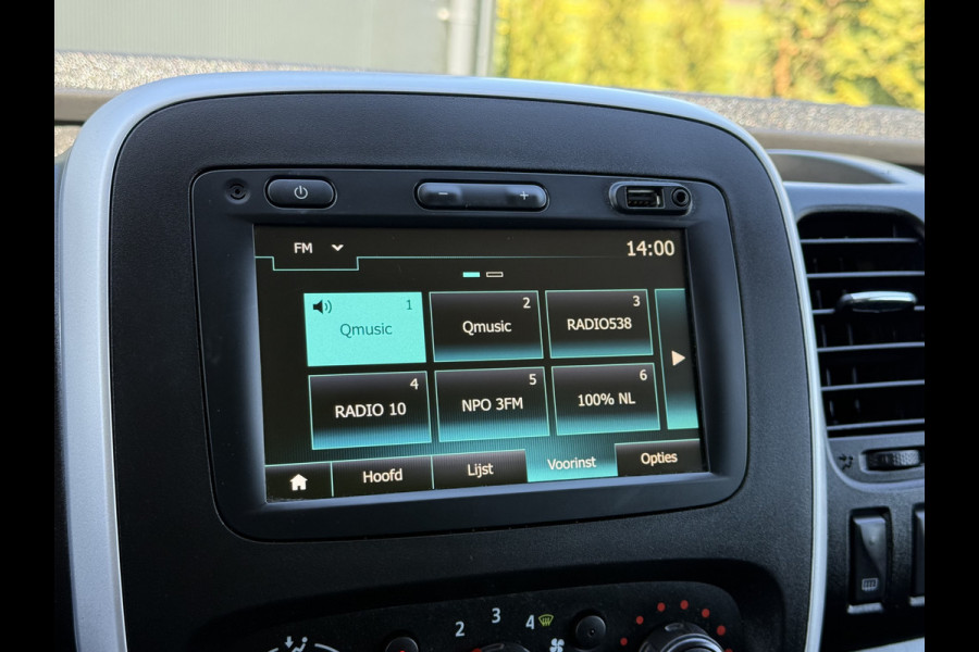 Renault Trafic 1.6 dCi / L1H1 / 1e EIG. / TREKHAAK / INRICHTING / AIRCO / CRUISE / NAVI / 3-ZITS