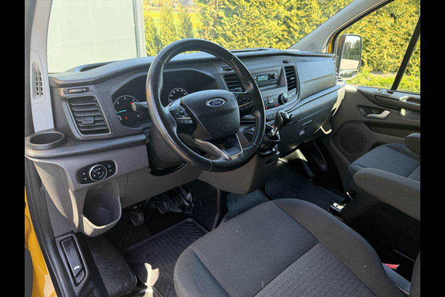 Ford Transit Custom 2.0 TDCI / L2H1 / 1e EIG. / AIRCO / CRUISE / 2.8 TONS TREKHAAK / STOELVERW / PDC / DAKDRAGERS