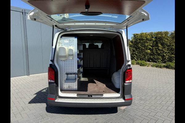 Volkswagen Transporter 2.0 TDI / L2H1 / 6-PERS DUBBELE CABINE / ZEER NETJES / ACHTERKLEP / INRICHTING / CRUISE