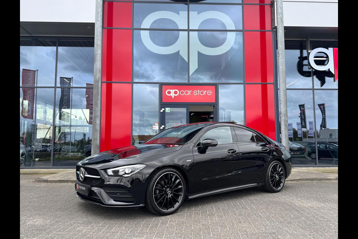 Mercedes-Benz CLA-Klasse 200 AMG Edition | Panorama | Night Pakket | Camera | Ambient verlichting | BTW