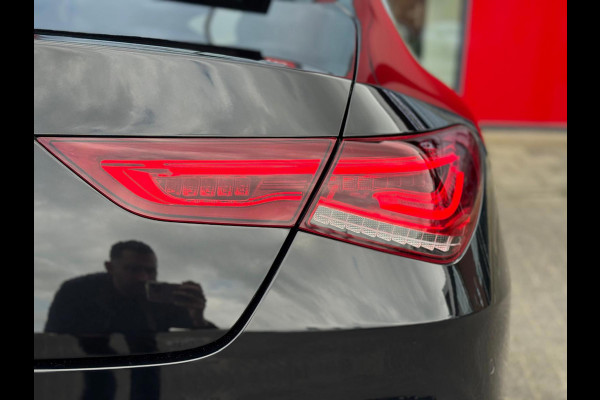 Mercedes-Benz CLA-Klasse 200 AMG Edition | Panorama | Night Pakket | Camera | Ambient verlichting | BTW