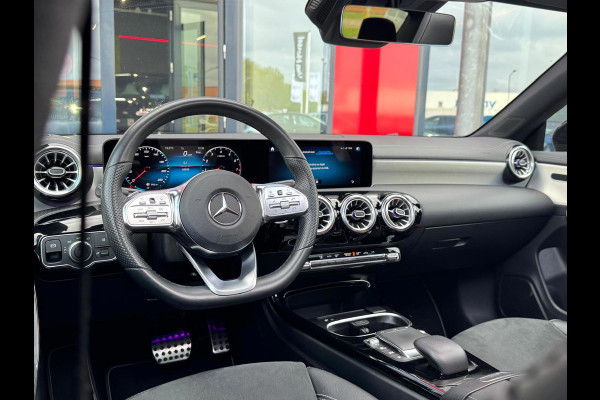 Mercedes-Benz CLA-Klasse 200 AMG Edition | Panorama | Night Pakket | Camera | Ambient verlichting | BTW