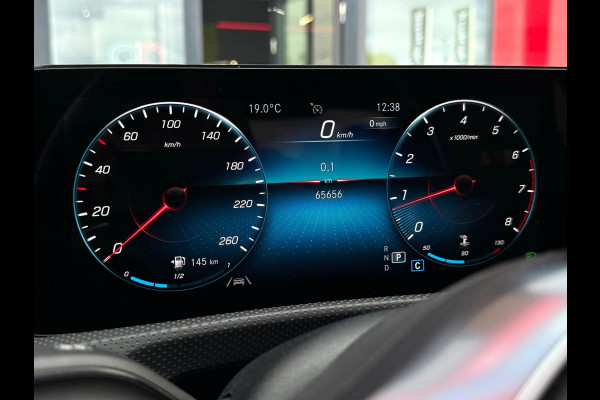 Mercedes-Benz CLA-Klasse 200 AMG Edition | Panorama | Night Pakket | Camera | Ambient verlichting | BTW