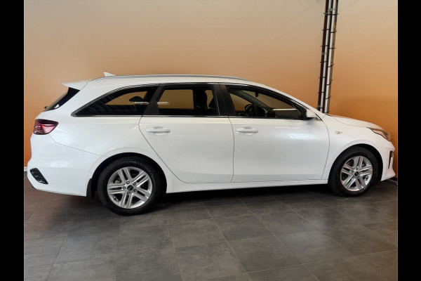 Kia Ceed Sportswagon 1.5 T-GDi MHEV DynamicLine carplay navi | cruise control | camera