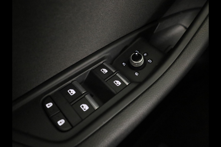 Audi A4 Avant 35 TFSI Advanced Edition 150pk | Panoramadak | 360° Camera | Head up Display | Keyless Entry | Navigatie |