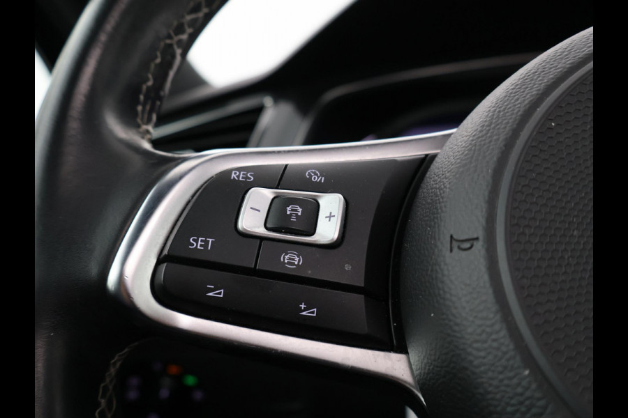 Volkswagen Tiguan Allspace 1.5 TSI DSG R-LINE INTERIEUR + EXTERIEUR | TREKHAAK | PANORAMA | VIRTUAL | DYNAUDIO | ACC