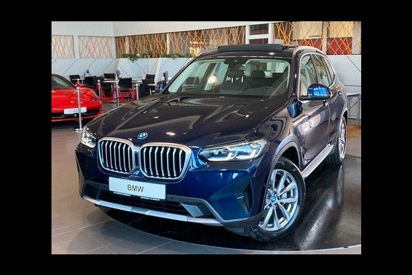 BMW X3 xDrive30e ** LASER, LEDER, PANORAMA, HuD, H&K Sound, TREKH, 19-inch LMV ** UNFALLFREI - 1e EIG ** ** INFORMEER OOK NAAR ONZE AANTREKKELIJKE FINANCIAL-LEASE TARIEVEN **