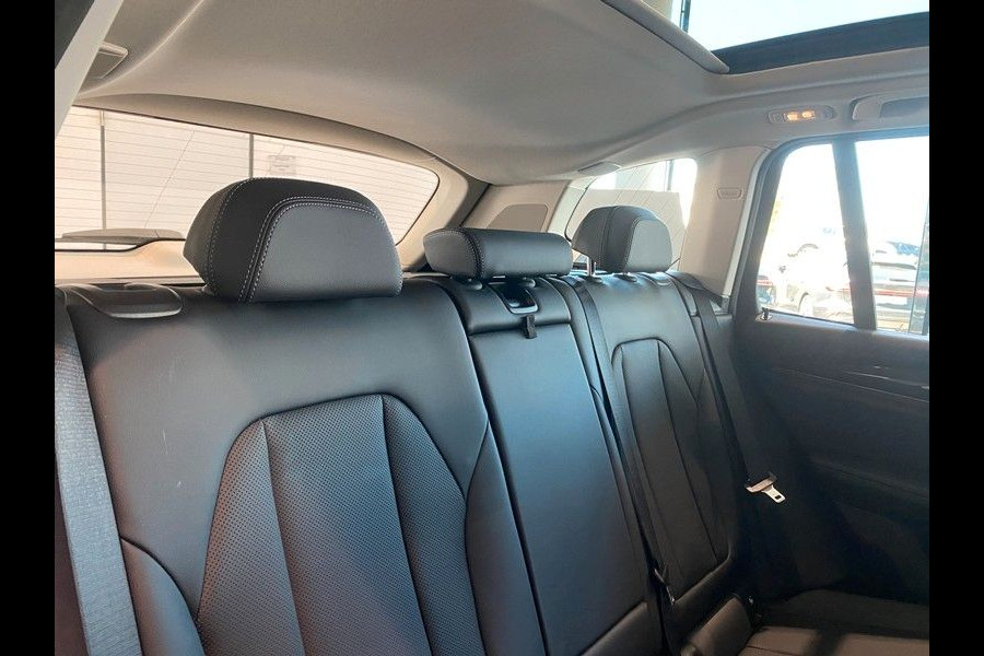 BMW X3 xDrive30e ** LASER, LEDER, PANORAMA, HuD, H&K Sound, TREKH, 19-inch LMV ** UNFALLFREI - 1e EIG ** ** INFORMEER OOK NAAR ONZE AANTREKKELIJKE FINANCIAL-LEASE TARIEVEN **