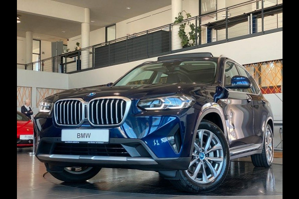 BMW X3 xDrive30e ** LASER, LEDER, PANORAMA, HuD, H&K Sound, TREKH, 19-inch LMV ** UNFALLFREI - 1e EIG ** ** INFORMEER OOK NAAR ONZE AANTREKKELIJKE FINANCIAL-LEASE TARIEVEN **
