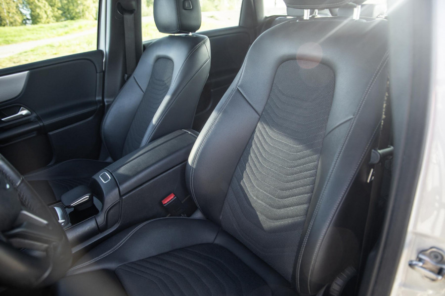 Mercedes-Benz B-Klasse 250 e Premium Plus DEALER ONDERHOUDEN / STOELVERWARMING / CARPLAY / CAMERA
