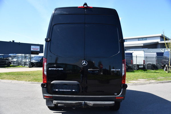 Mercedes-Benz Sprinter 316 2.2 CDI L2H2 Black Edition MARGE! Camera, Cruise, Carplay, LED, 10,5'' Mbux, 164pk, Standkachel, Stoelverwarming, Automaat, NAVI, Leder, Uniek!