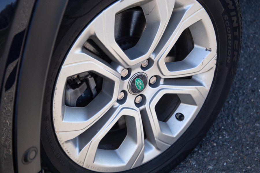 Land Rover Discovery Sport P300e 1.5 SE CARPLAY / TREKHAAK / CREME LEDER / DEALER ONDERHOUDEN / 360 CAMERA