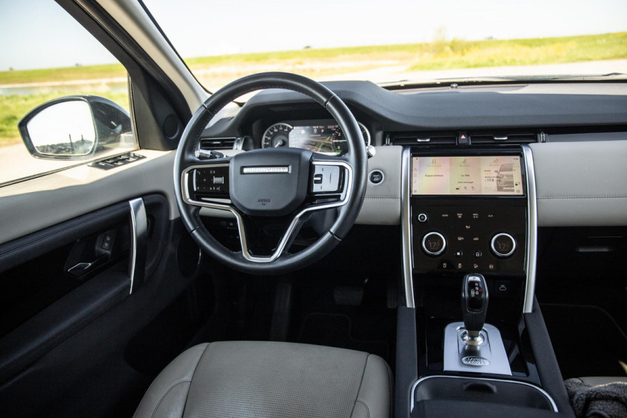 Land Rover Discovery Sport P300e 1.5 SE CARPLAY / TREKHAAK / CREME LEDER / DEALER ONDERHOUDEN / 360 CAMERA