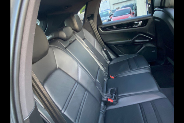 Porsche Cayenne 3.0 AUT8/PANO/CHRONO/TREKHAAK/BOSE/DEALERAUTO