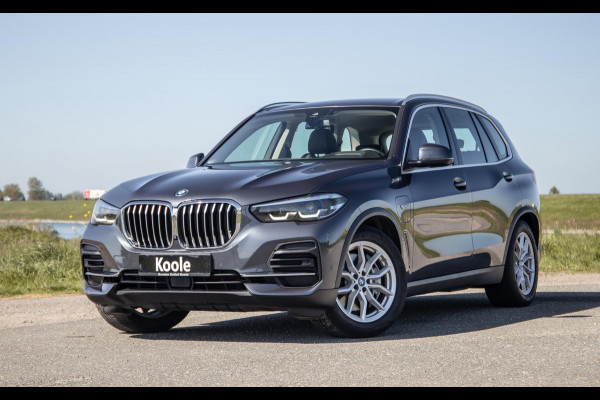 BMW X5 xDrive45e Executive CARPLAY / CAMERA / DEALER ONDERHOUDEN / ZWART LEER / STOELVERWARMING