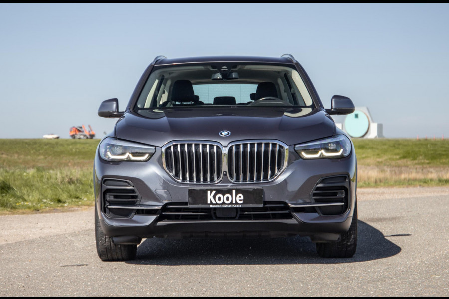 BMW X5 xDrive45e Executive CARPLAY / CAMERA / DEALER ONDERHOUDEN / ZWART LEER / STOELVERWARMING
