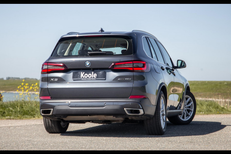 BMW X5 xDrive45e Executive CARPLAY / CAMERA / DEALER ONDERHOUDEN / ZWART LEER / STOELVERWARMING