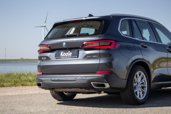BMW X5 xDrive45e Executive CARPLAY / CAMERA / DEALER ONDERHOUDEN / ZWART LEER / STOELVERWARMING